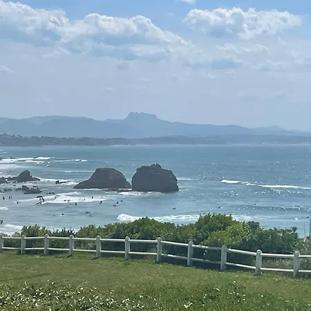 Sur 2 Plages , Piscine Et 3 Personnes ビアリッツ